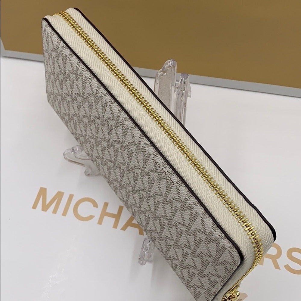 MICHAEL KORS Jet Set Travel Continental Zip Wallet - Picture 2 of 12